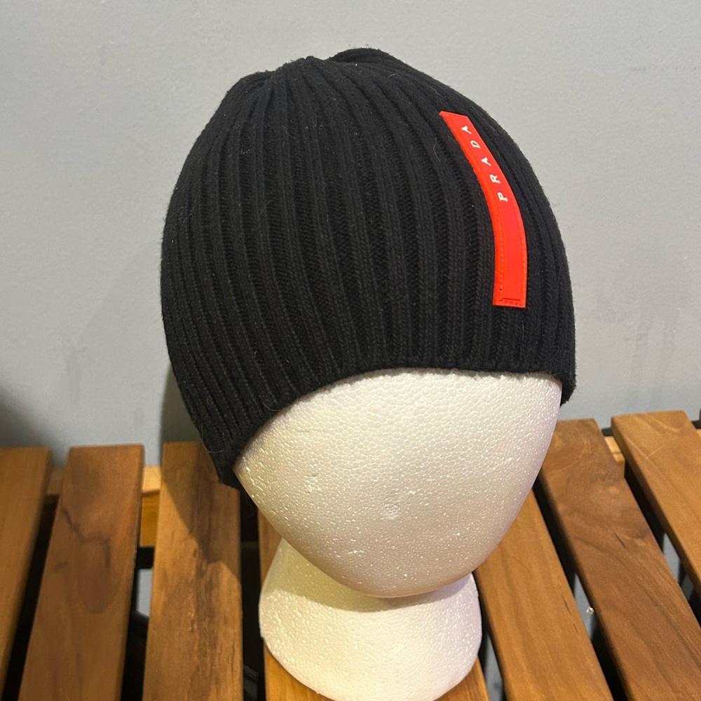 Ribbed Black Red Label Beanie Vintage